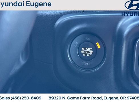 Used 2022 Jeep Wrangler Unlimited Sahara w/ Cold Weather Group image 28