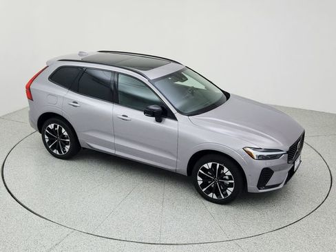 New 2026 Volvo XC60 B5 Plus w/ Climate Package image 10
