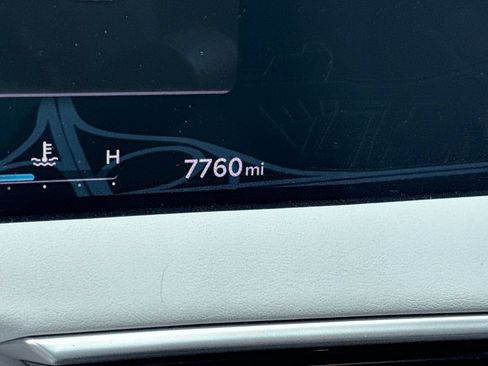 Certified 2026 Genesis GV70 2.5T Advanced AWD/4WD image 16