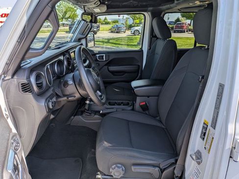 Used 2021 Jeep Wrangler Unlimited Sport AWD/4WD image 19