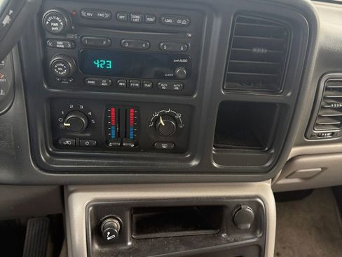 Used 2003 Chevrolet Suburban LS w/ LS Preferred Equipment Group image 28