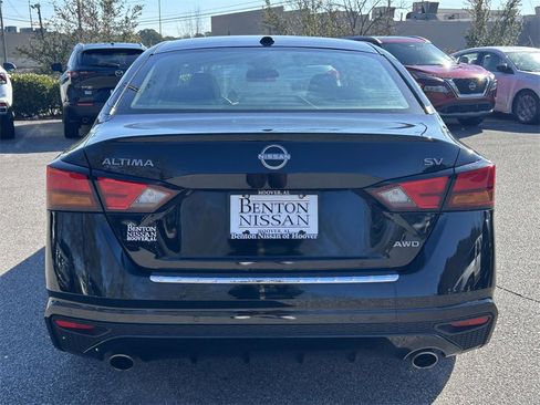 Used 2023 Nissan Altima 2.5 SV w/ SV Premium Package image 4