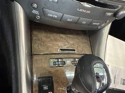 Used 2010 Lexus IS 250C w/ Luxury Pkg RWD image 9