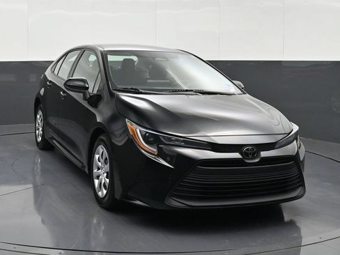 Used 2024 Toyota Corolla LE FWD image 7