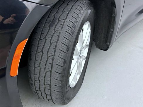 Certified 2023 Chrysler Pacifica Touring-L FWD image 20