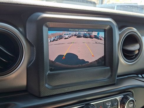 Used 2023 Jeep Wrangler Unlimited Sport AWD/4WD image 24
