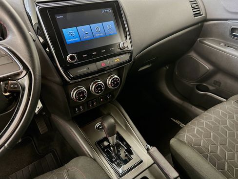 Used 2025 Mitsubishi Outlander Sport AWD image 25
