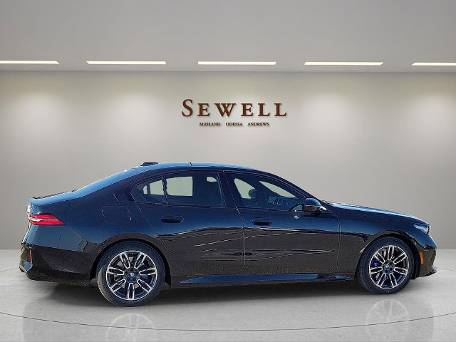 Certified 2026 BMW 530i xDrive w/ M Sport Package AWD/4WD image 6