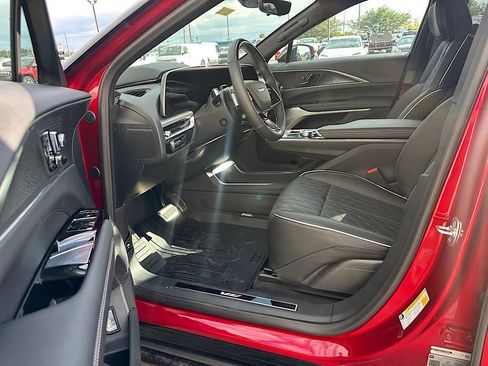 New 2026 Cadillac Lyriq V image 8