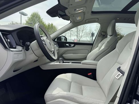 Used 2024 Volvo XC60 B5 Plus w/ Climate Package AWD/4WD image 16