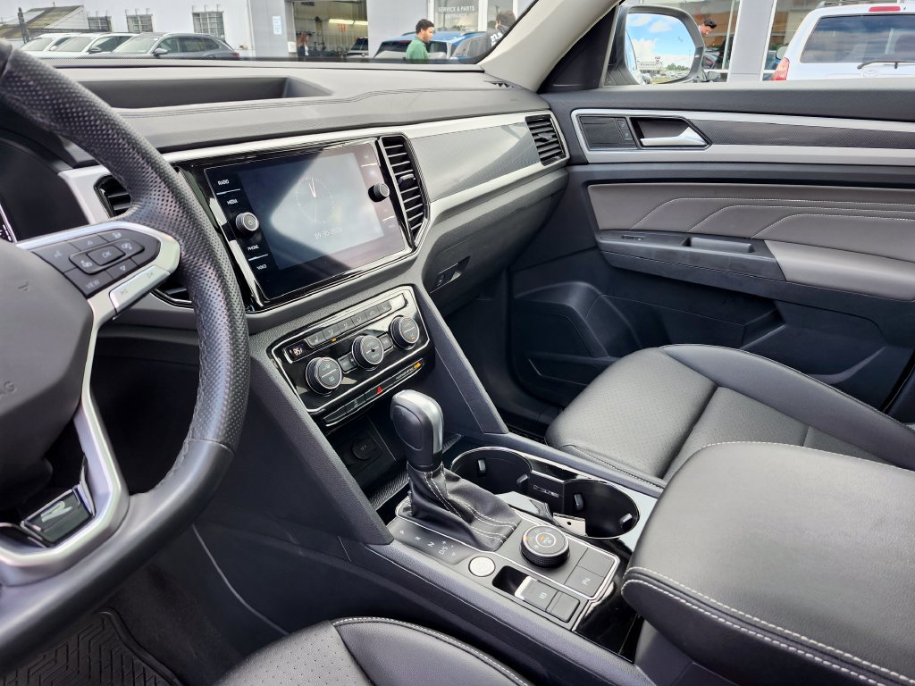 Used 2023 Volkswagen Atlas SEL R-Line AWD/4WD image 7