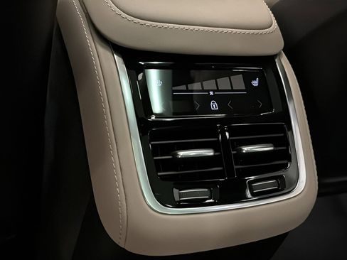 New 2026 Volvo XC90 T8 Plus w/ Protection Package Premier image 28