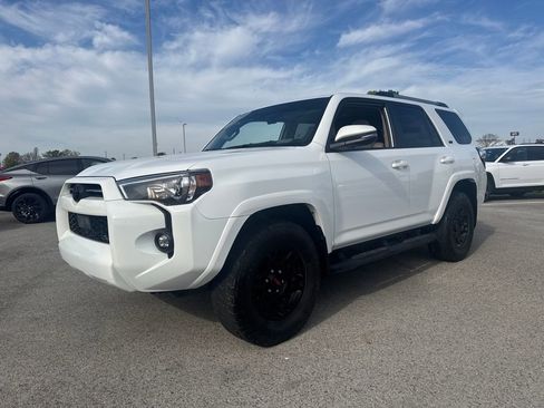 Used 2024 Toyota 4Runner SR5 Premium w/ Moonroof Package image 2