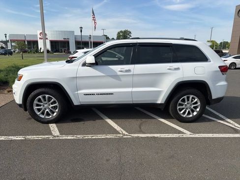 Used 2021 Jeep Grand Cherokee Laredo AWD/4WD image 5