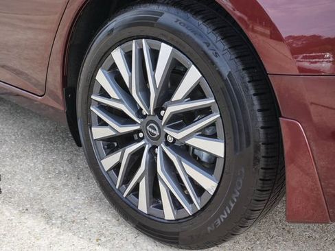 Used 2023 Nissan Altima 2.5 SV w/ SV Premium Package FWD image 8