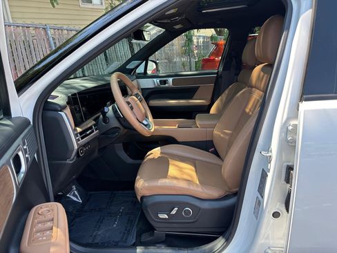 Used 2025 Hyundai Santa Fe Limited FWD image 3