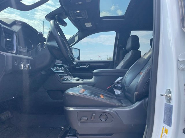 Used 2025 GMC Sierra 2500 AT4 w/ AT4 Premium Plus Package AWD/4WD image 2