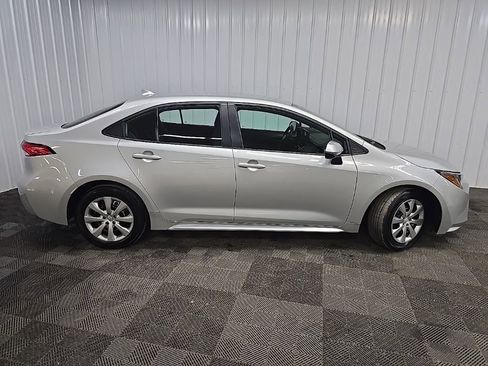 Used 2024 Toyota Corolla LE FWD image 2