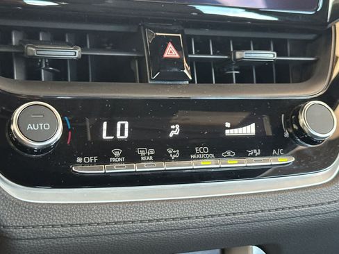 Used 2025 Toyota Corolla Cross AWD Hybrid image 22