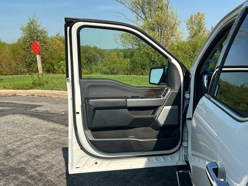 Used 2023 Ford F150 Lariat w/ Equipment Group 502A High image 13