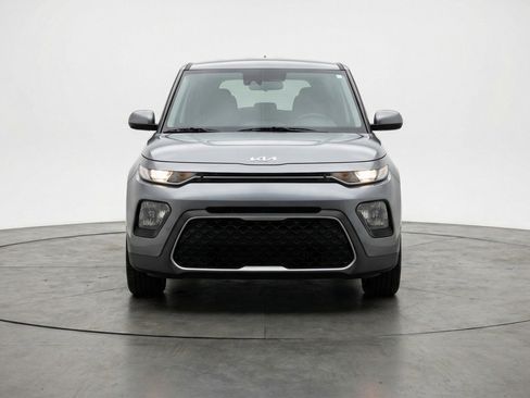 Used 2025 Kia Soul LX w/ LX Technology Package image 2