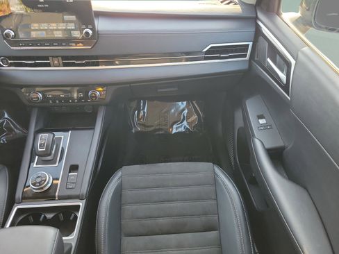 Used 2024 Mitsubishi Outlander SE image 13