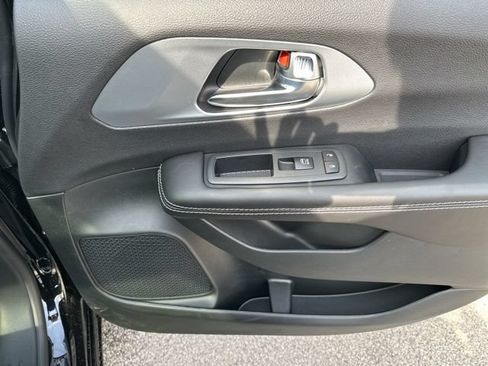 New 2026 Chrysler Pacifica Limited w/ S Appearance Package AWD/4WD image 12