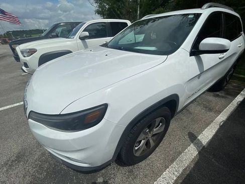 Used 2019 Jeep Cherokee Limited AWD/4WD image 19