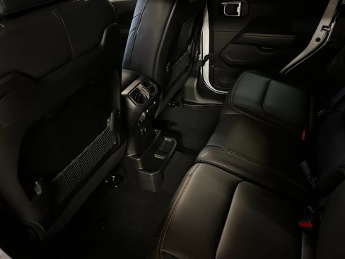New 2026 Jeep Wrangler Unlimited Sahara AWD/4WD image 11