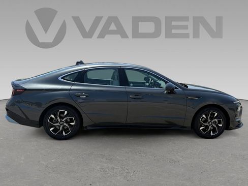 Used 2025 Hyundai Sonata SEL FWD image 6