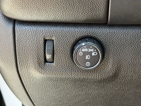 Used 2020 GMC Canyon SLT RWD image 24