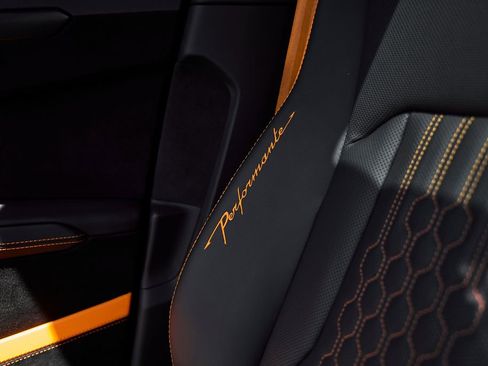 Used 2023 Lamborghini Urus Performante AWD/4WD image 58
