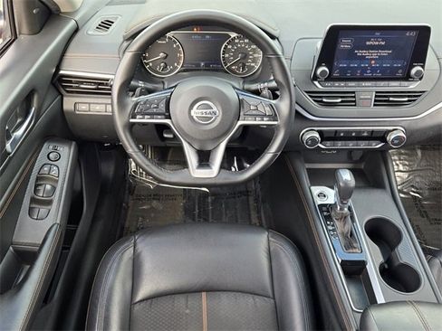 Used 2021 Nissan Altima 2.5 SR image 12