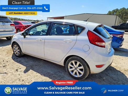 Used 2013 Ford Fiesta SE FWD image 3