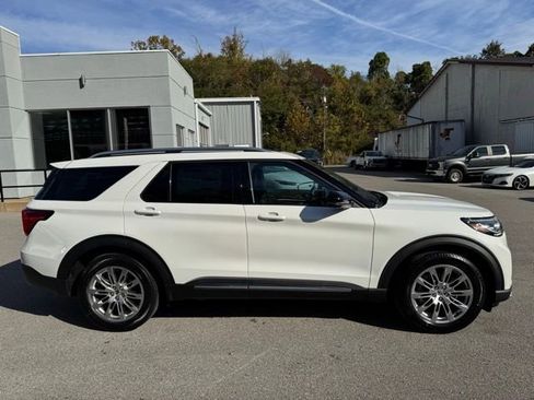 New 2026 Ford Explorer Platinum image 9