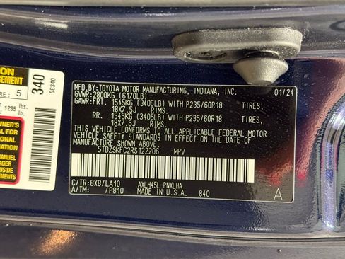 Certified 2024 Toyota Sienna Limited image 34