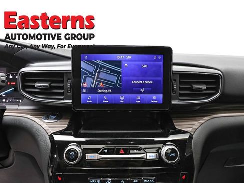 Used 2022 Ford Explorer Limited w/ Hybrid Equipment Group 310A AWD/4WD image 12