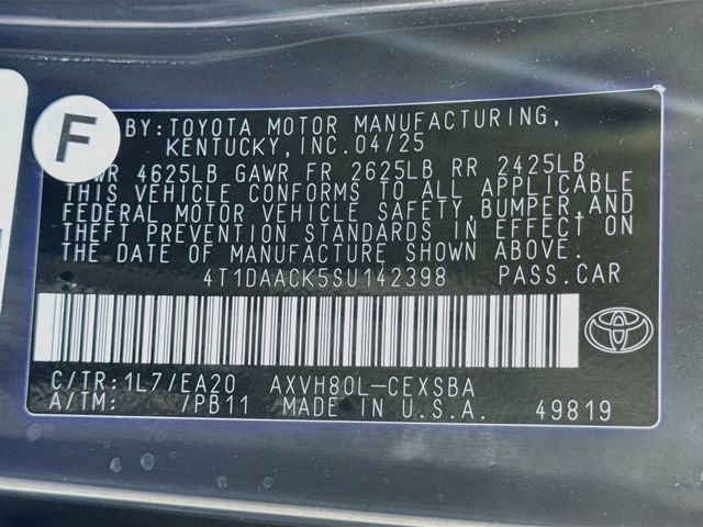 Used 2025 Toyota Camry SE w/ Convenience Package FWD image 30