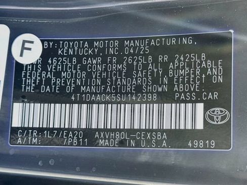 Used 2025 Toyota Camry SE w/ Convenience Package FWD image 30