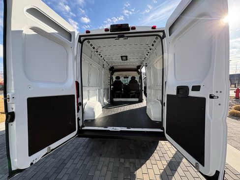 Used 2025 RAM ProMaster 2500 w/ Convenience Group image 25
