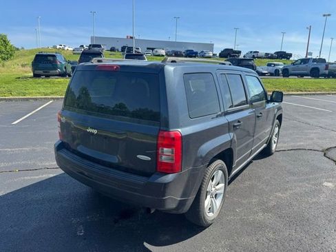Used 2014 Jeep Patriot Latitude FWD image 3