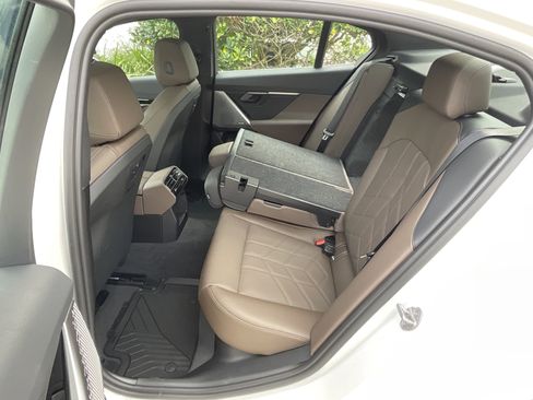 New 2026 BMW 530i w/ Premium Package image 28