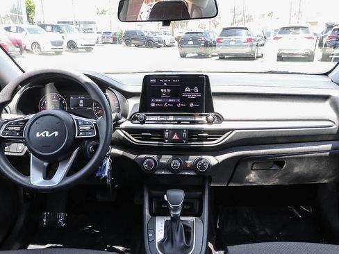 Used 2023 Kia Forte LXS w/ LXS Technology Package FWD image 17