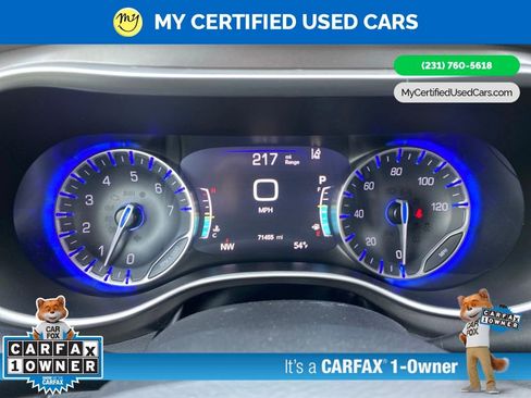 Used 2024 Chrysler Pacifica Touring-L FWD image 25