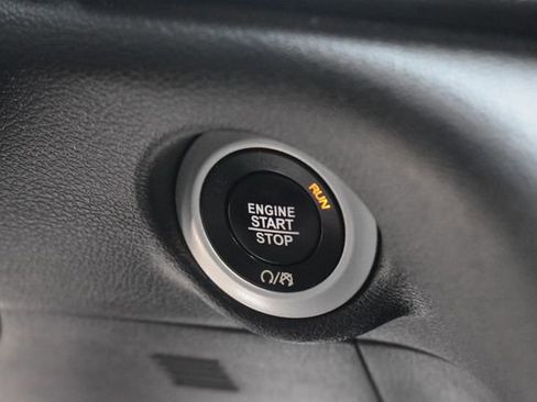 Used 2019 Chrysler Pacifica Touring Plus w/ S Appearance Package FWD image 28