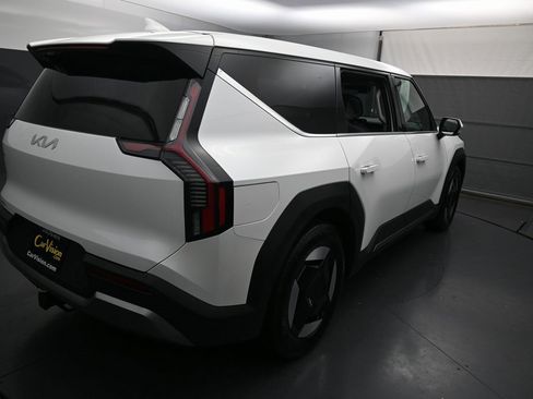 Used 2024 Kia EV9 Light image 15