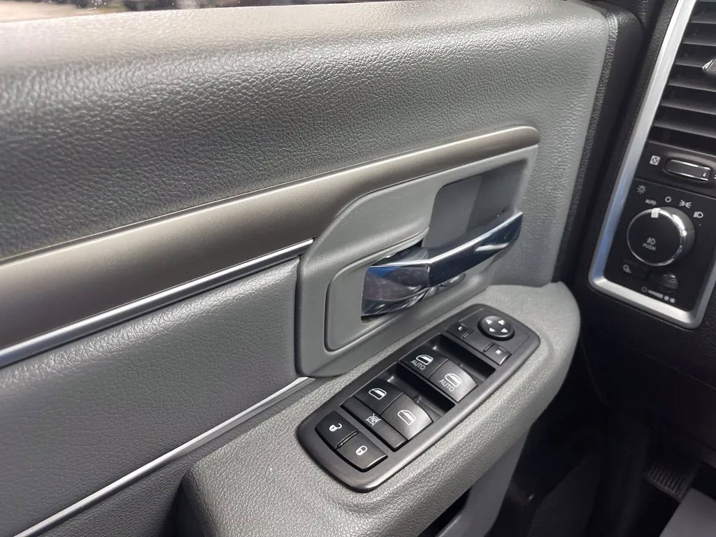 Used 2019 RAM 1500 Warlock AWD/4WD image 33