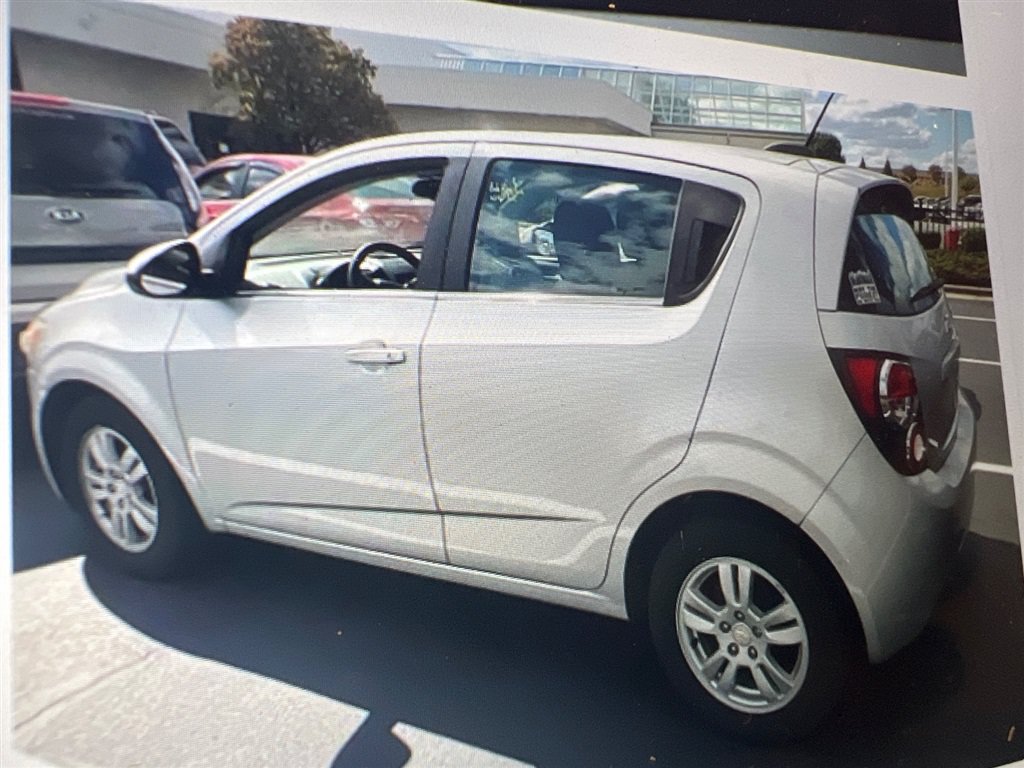Used 2016 Chevrolet Sonic LT FWD image 2