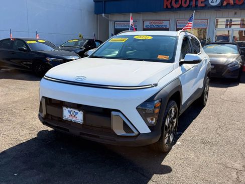 Used 2025 Hyundai Kona SEL image 4