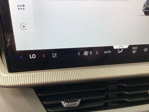 Used 2025 Ford Explorer Active w/ Active Comfort Package image 58